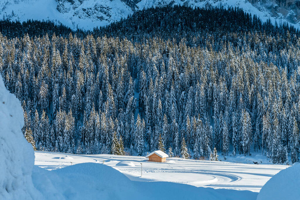 Pesariis Winterszene, Italien - Foto, Bild