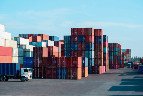 Vista de la pila de contenedores Perspectivas de la industria y el transporte Comercio internacional e inversión - Foto, imagen