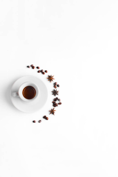 Cup of coffee , coffee beans on white background. Cup of espresso.Top view - Foto, Imagem