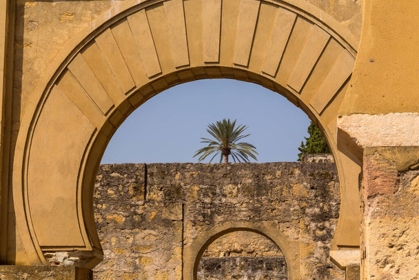 Paleis van Medina Azahara, Arabische stad gesticht in het jaar 936 door Abderraman III ongeveer 8 km van Cordoba, Andalusië, Spanje - Foto, afbeelding