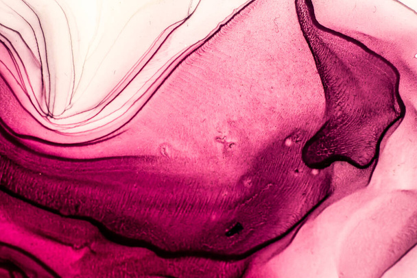 Абстрактный яркий цвет фона жидкости, рисованная вручную алкогольная живопись. Текстура жидких чернил для оформления фона - Фото, изображение