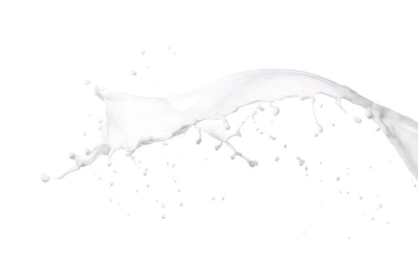 Salpicadura de leche fresca sobre fondo blanco - Foto, imagen
