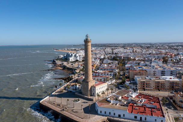 Cadiz, Endülüs kıyısındaki Chipiona belediyesinin hava manzarası - Fotoğraf, Görsel