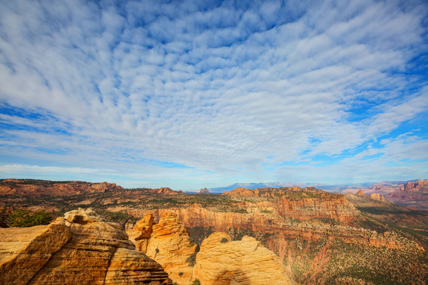 Formaciones de arenisca en Utah, EE.UU. Hermosos paisajes inusuales. - Foto, Imagen
