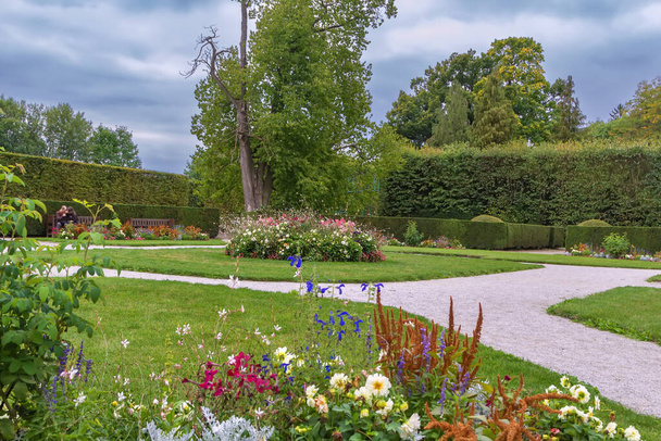 Baroque castle garden in Cesky Krumlov, Czech republic - Foto, Bild