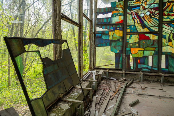 Černobylová zóna. Kostel ve městě Pripyat na Ukrajině. Vylučovací zóna. - Fotografie, Obrázek