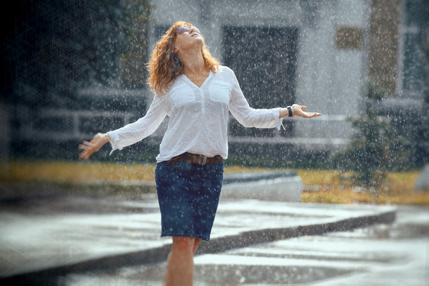 Woman in the rain - Fotografie, Obrázek