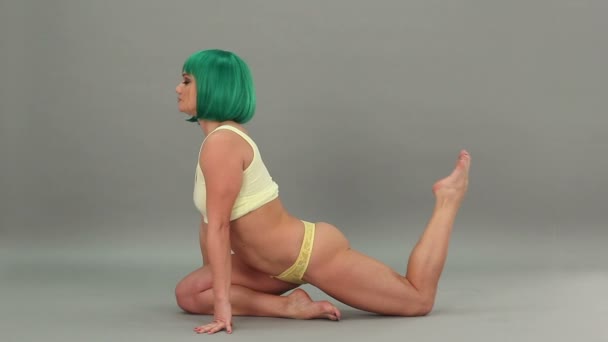 Sexy woman in underwear doing split - Footage, Video