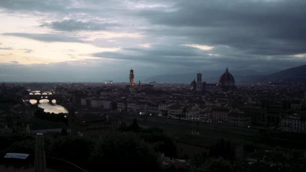 Panning with Skyline of Florence with Palazzo della Signoria and Cathedral of Santa Maria del Fiore seen from Piazzale Michelangelo, in Italy - Кадри, відео