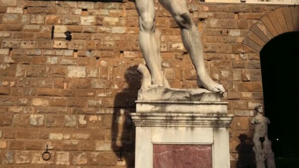 A Michelangelo-i Dávid szobor felbillentése, Piazza della Signoria, Firenze, Olaszország - Felvétel, videó