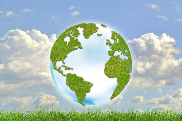 Globo terrestre 3D con continenti fatti di erba su sfondo blu nuvoloso con erba - Foto, immagini