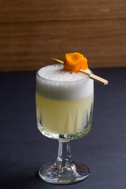 Bright cocktail on the bar - Фото, зображення