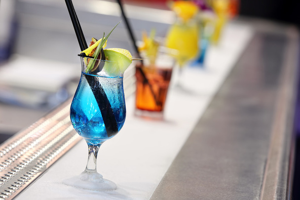 Голубой напиток в мороженом баре
 - Фото, изображение
