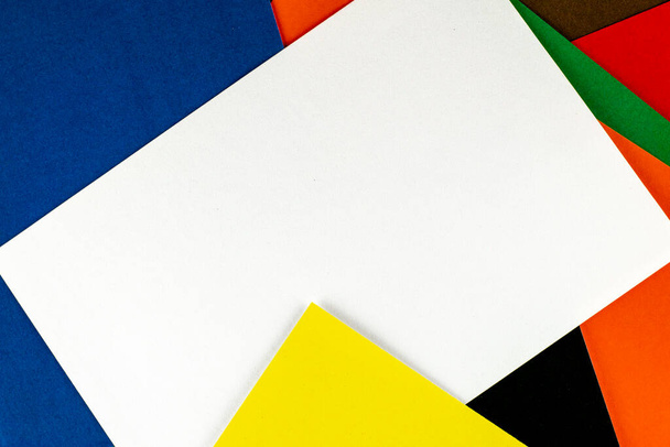 Renkli kağıtlardan yapılmış çok renkli soyut arkaplan - Fotoğraf, Görsel