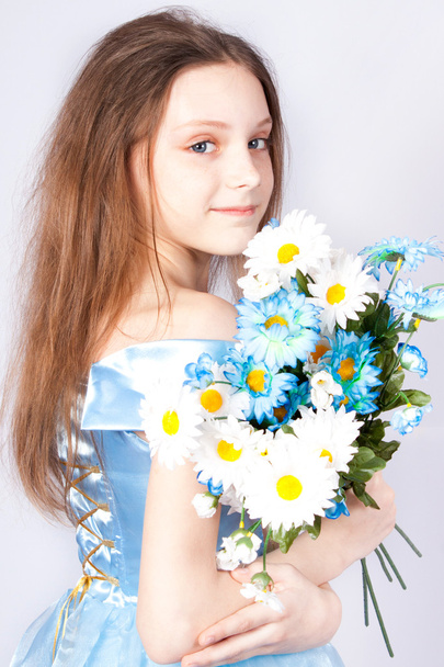 Girl the princess with a bouquet. - Fotografie, Obrázek