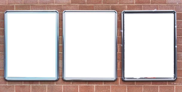  Három üres üres transzparens a tégla felületén - Fotó, kép