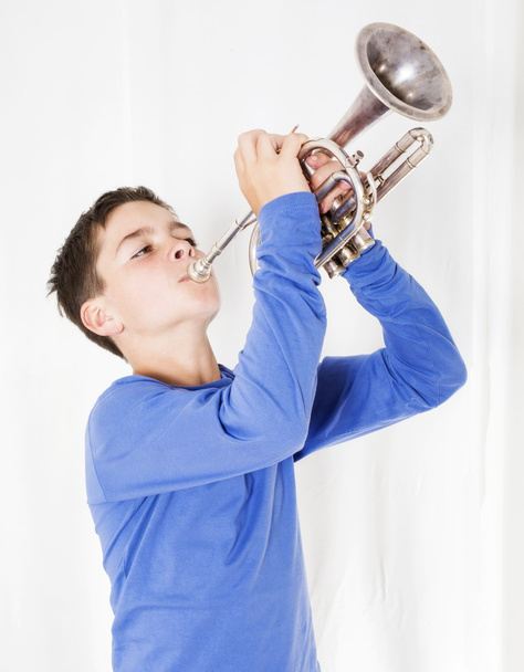 boy with trumpet - Foto, afbeelding