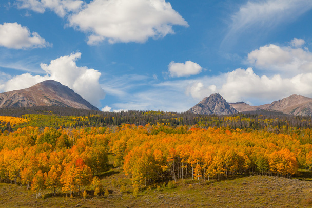 Paisaje de montaña de otoño
 - Foto, Imagen