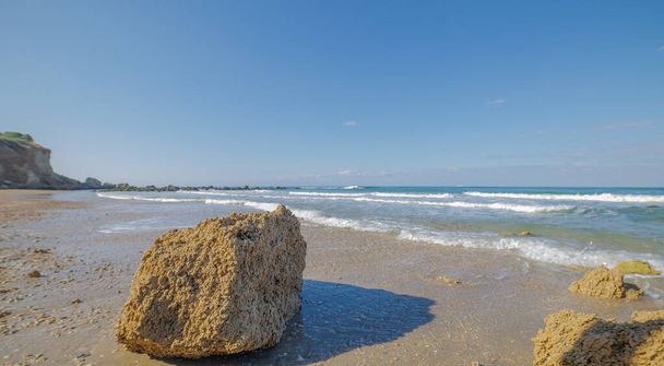 Вид з узбережжя на Середземне море - Фото, зображення