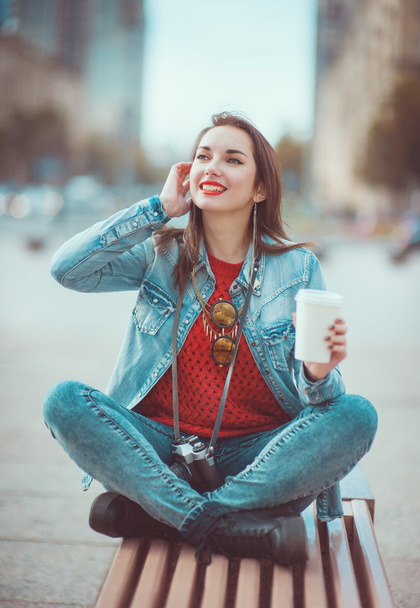 Hipster girl drinking coffee - Photo, Image