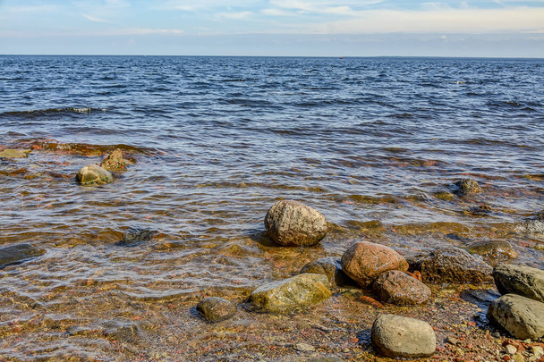 Le lac Ladoga est situé dans le nord-ouest de la Russie. C'est le plus grand lac d'eau douce d'Europe. - Photo, image