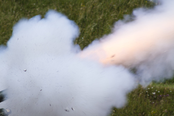 Moment Munition qf 25-Pfund-Feuer - Foto, Bild