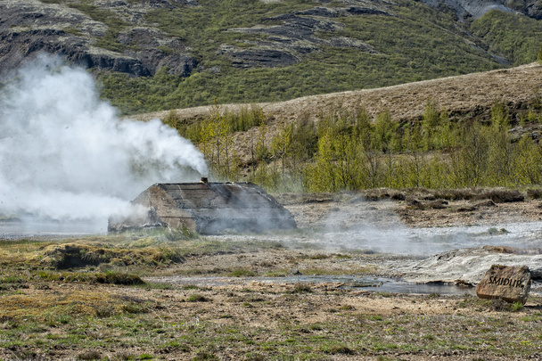 malý gejzír na Islandu při foukání vody  - Fotografie, Obrázek