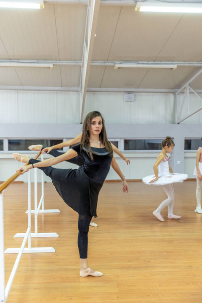 Ballet classe for kids and toddlers - Photo, image