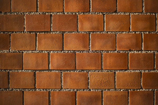 Grunge parede de tijolo vermelho com concreto cinza. Textura de fundo abstrata vintage. Parede de fachada exterior. Cenário da arquitectura. Banner da Web para o seu design ou cabeçalho do site - Foto, Imagem