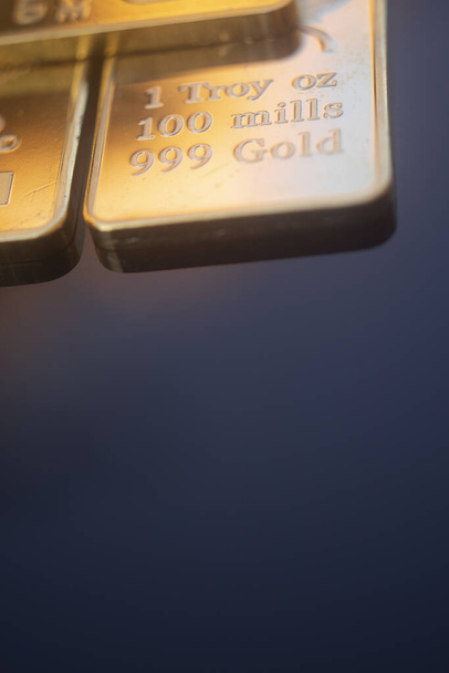Ατόφιο καθαρό 999,9 ράβδοι χρυσού φωτογραφία ράβδων ράβδων χρυσού. - Φωτογραφία, εικόνα