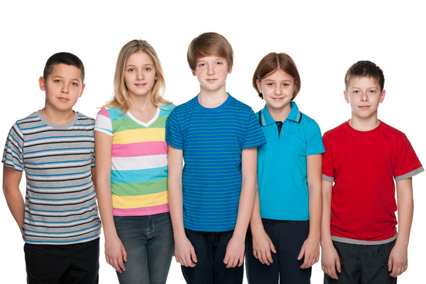 vijf gelukkige kinderen - Foto, afbeelding