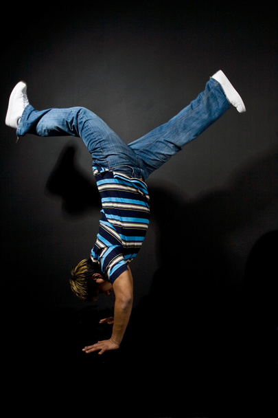 Hispanic man dancing - Foto, afbeelding