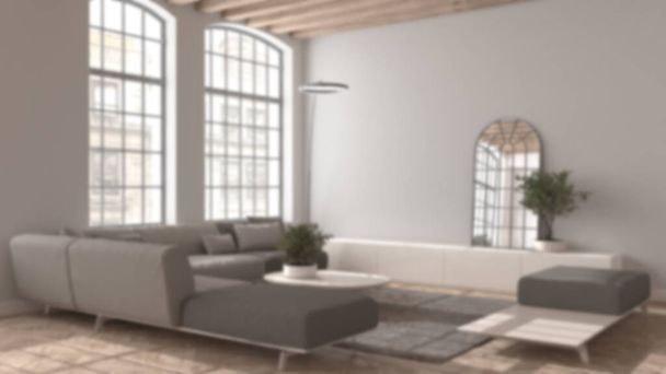 Fondo desenfoque, sala de estar moderna en apartamento vintage con gran ventana antigua, sofá con almohadas, alfombra, mesa. Suelo de parquet clásico, vigas de techo de madera, idea de diseño de interiores - Foto, imagen