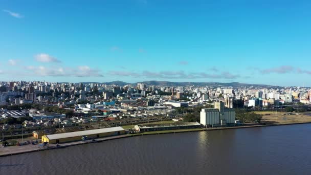 Het centrum van Porto Alegre Brazilië. Rio Grande do Sul staat. Stadsgezicht van het toerisme oriëntatiepunt van de stad. Historisch centrum. - Video