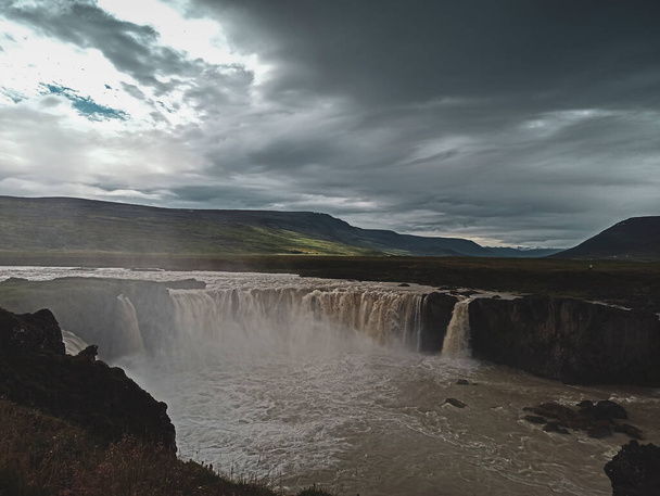 Водопад Годафосс на реке Скальфандафльот, Исландия - Фото, изображение