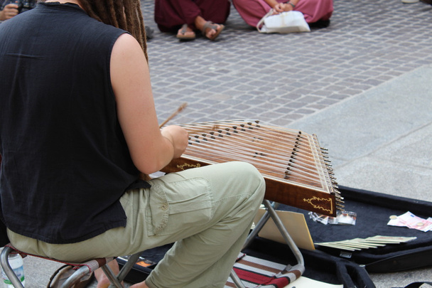 Уличная музыка
 - Фото, изображение