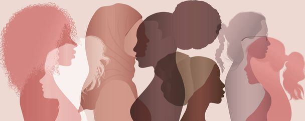 Комунікаційна група багатокультурного різноманіття жінок і дівчат - профіль силуету обличчя. Жіноча соціальна мережа спільнота різноманітної культури. Расова рівність. Дружба. Колеги. Говорити
 - Вектор, зображення