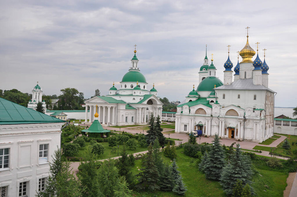 Spaso-Yakovlevsky Monastery Rostov. Orthodox male monastery. Lake Nero. Russia - Zdjęcie, obraz