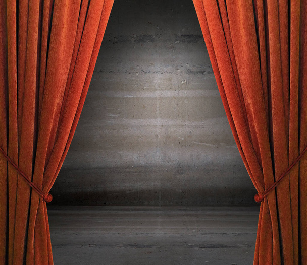 viejo interior con cortinas rojas, muro de hormigón - Foto, imagen