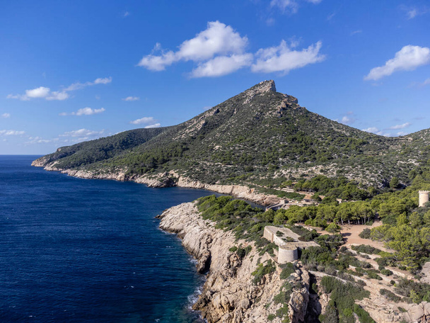 uitzicht op de Punta de na Miranda, sa Dragonera natuurpark, Mallorca, Balearen, Spanje - Foto, afbeelding