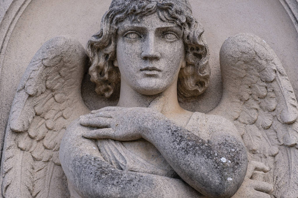 Trompetli melek, J.Serra Riera heykeltıraş, Llucmajor mezarlığı, Mallorca, Balear Adaları, İspanya - Fotoğraf, Görsel
