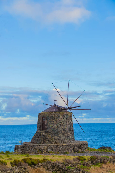 Historische Windmühle, Insel Corvo, Azoren, Portugal, Europa. - Foto, Bild