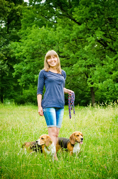 woman with beagle - Fotografie, Obrázek