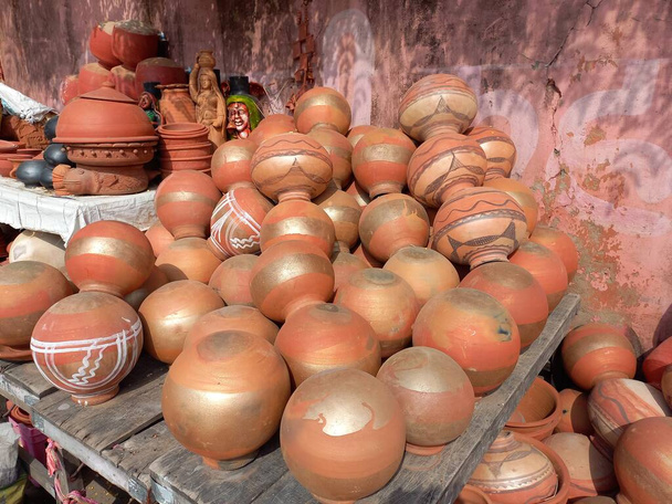 klei aardewerk, matka, klei ambachten, ghada, jaipur, rajasthan - Foto, afbeelding