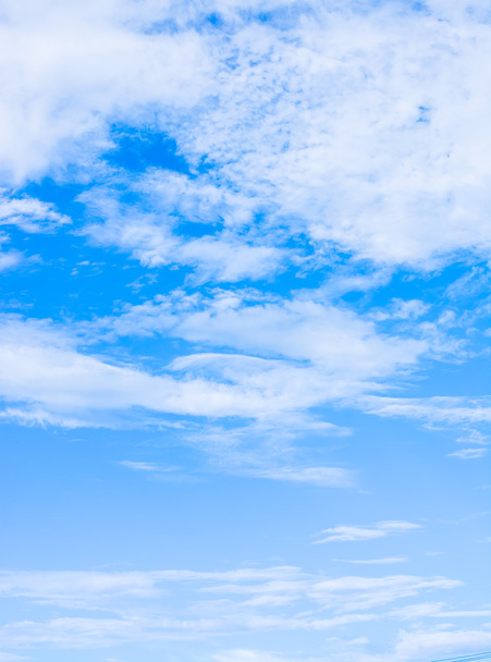 immagine di cielo limpido e nuvole bianche durante il giorno
. - Foto, immagini