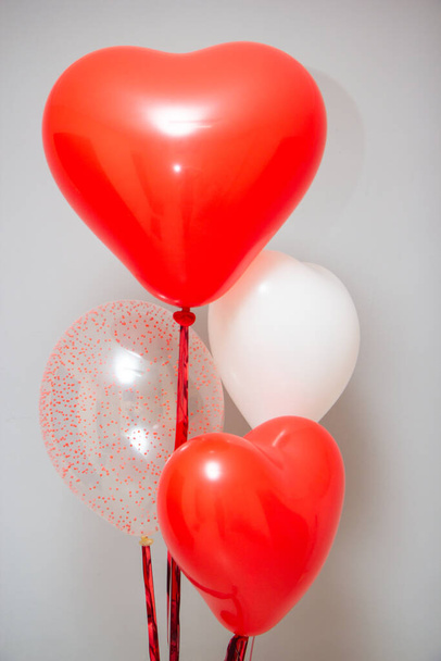 Balloons in the form of hearts for Valentine's Day, a set of balloons of hearts - Fotoğraf, Görsel