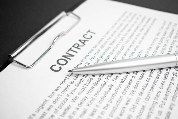 Legal contract signing - buy sell real estate contract - Foto, immagini