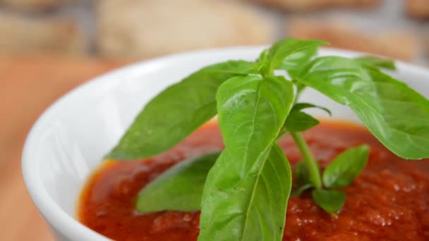 томатний соус і макарони
 - Кадри, відео