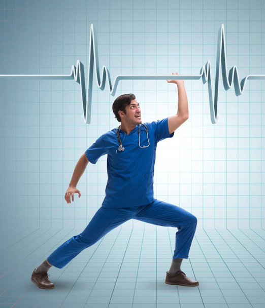 Medico uomo in cardiologia concetto di telemedicina - Foto, immagini