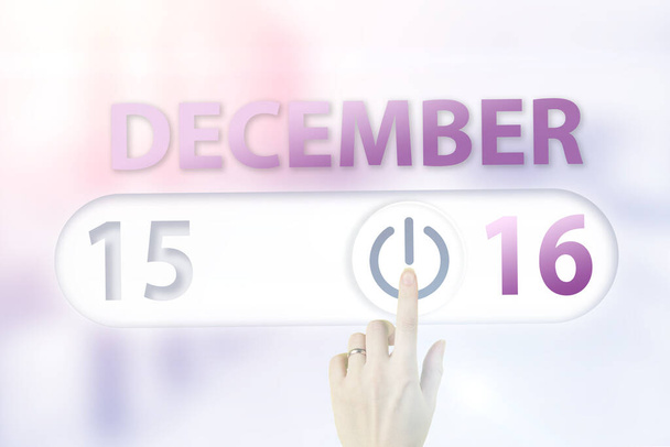 16 грудня. День 16 місяця, дата календаря. Ручні перемикачі пальців, що вказують дату календаря на фоні офісу сонячного світла. Зимовий місяць, день року концепція
 - Фото, зображення